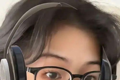 Nữ ca sĩ Trương Hồng Giai qua đời ở tuổi 21