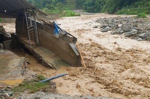 Thủ tướng gửi lời chia buồn đến gia đình 10 người bị nạn do mưa lũ ở Sơn La