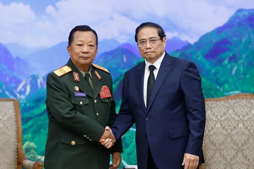 Thủ tướng Phạm Minh Chính tiếp Phó Thủ tướng, Bộ trưởng Quốc phòng Lào