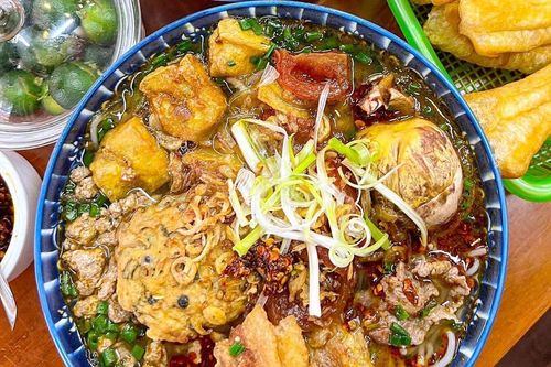 Điểm danh quán bún riêu tóp mỡ ngon chuẩn vị ở TP.HCM