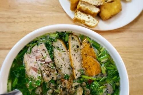 Lạ miệng món bún hến kết hợp vị chát, cay, ngon thơm
