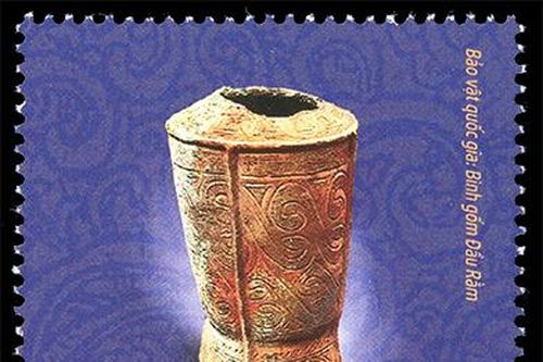 Bốn Bảo vật Quốc gia lên tem bưu chính