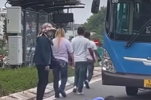 Khẩn trương điều tra làm rõ vụ nhóm người đi ôtô đánh tài xế xe buýt gãy răng
