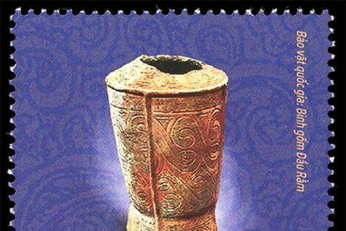 Phát hành bộ tem 'Bảo vật quốc gia: Đồ gốm'
