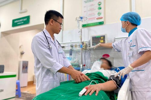 8 nhân viên ngân hàng nghi ngộ độc khí CO