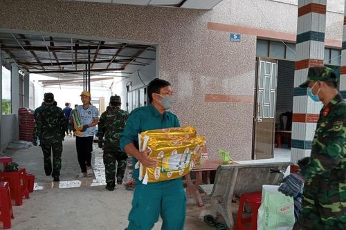 Giúp dân khắc phục hậu quả dông lốc