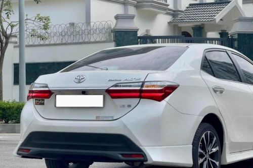 Sau 3 năm lăn bánh, Toyota Corolla Altis được chủ nhân chào bán với giá khó tin