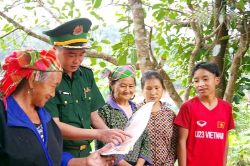 Triệt phá cây thuốc phiện vùng biên giới