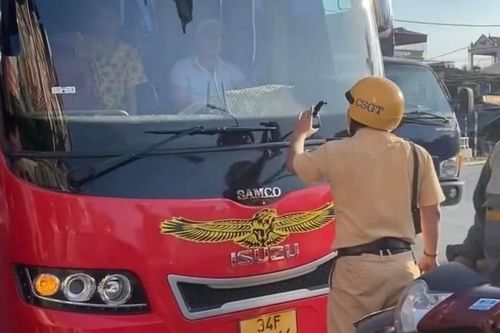 Hải Dương: Đang xử lý lái xe khách đẩy CSGT đi giật lùi