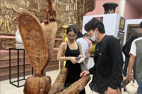 Giới thiệu hơn 200 tác phẩm mỹ thuật xuất sắc của nghệ sĩ vùng Đông Nam Bộ