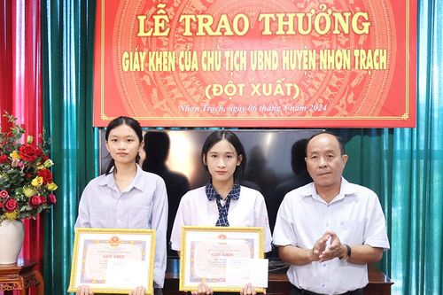 Huyện Nhơn Trạch khen thưởng 2 học sinh đạt huy chương vàng Hội khỏe Phù Đổng toàn quốc năm 2024