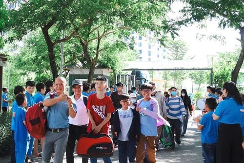 Trường Hy Vọng đón thêm gần 100 học sinh mồ côi vì COVID-19 nhập học