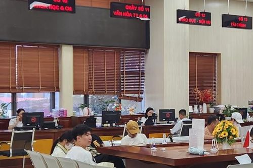 Cán bộ, công chức, viên chức bị tinh giản biên chế trong trường hợp nào?