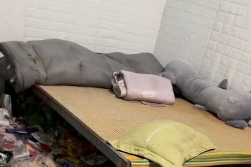 Rùng mình căn phòng trọ ngập rác ở Hải Dương