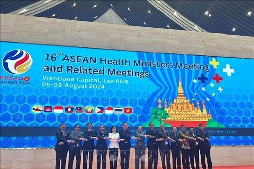 Bộ trưởng Đào Hồng Lan dự Hội nghị Bộ trưởng Y tế ASEAN và các Hội nghị liên quan