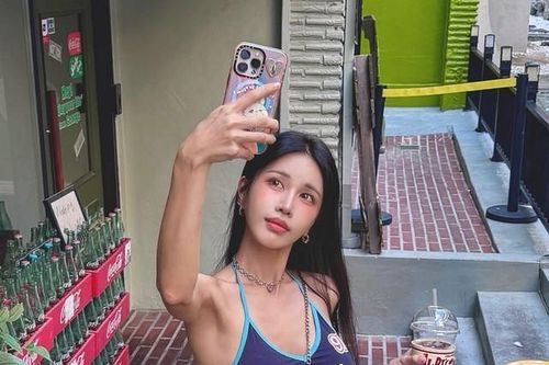 Xuống phố cafe, DJ quyến rũ bậc nhất Hàn Quốc khiến fan rung động