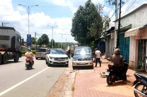 Điều tra chủ xe 'hổ báo' uy hiếp tài xế khác