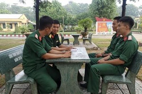 Thêm động lực từ tấm hình báo công