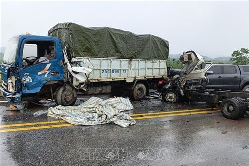 Tai nạn giao thông trên cao tốc Nội Bài - Lào Cai, hai người thương vong
