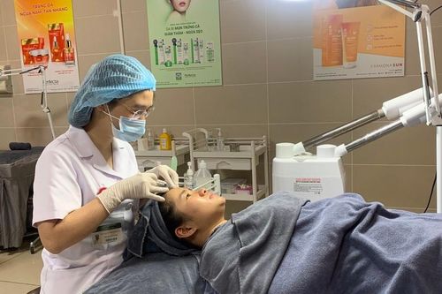 Làm đẹp thế nào trong thời kỳ 'bùng nổ' cơ sở thẩm mỹ