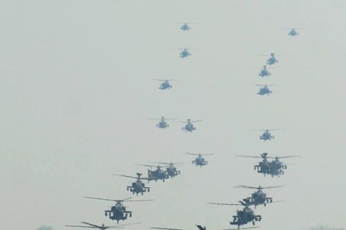 96 trực thăng tấn công Apache giúp Ba Lan đẩy lùi mọi 'làn sóng xe tăng'