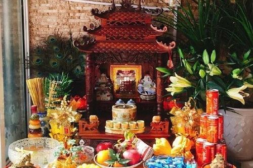 Văn khấn Thần tài rằm tháng 7 năm 2024 tại gia đình, cửa hàng, công ty