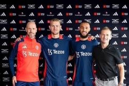 CHÍNH THỨC: MU công bố 2 tân binh Matthijs de Ligt và Noussair Mazraoui