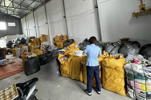 Hải Phòng: Tịch thu gần 30 tấn quần áo cũ nhập lậu