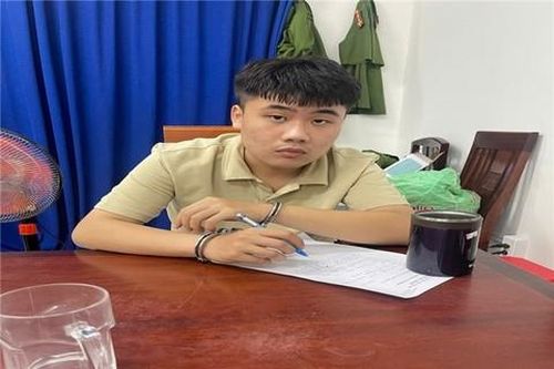 Bắt thanh niên cướp tài sản của nữ nhân viên quán cà phê đèn mờ