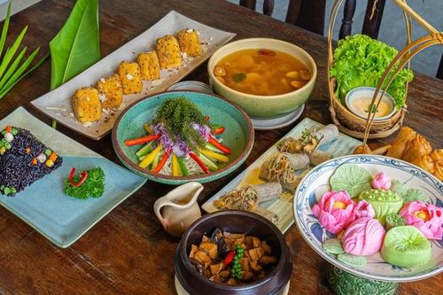 Gợi ý 200+ mâm cơm cúng truyền thống kết hợp hiện đại cho mẹ đảm đang 'bí' ý tưởng cúng rằm, mùng 1