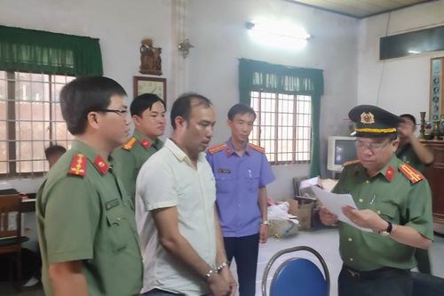 Cà Mau: Bắt đối tượng đưa người xuất cảnh trái phép