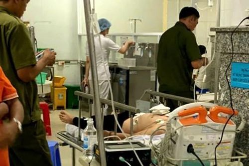 Phát hiện đôi nam nữ gục trên vũng máu sau tiếng la hét