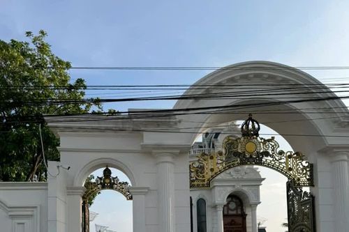 Yêu cầu tháo dỡ 'biệt phủ' xây không phép của đại gia ở Bình Thuận