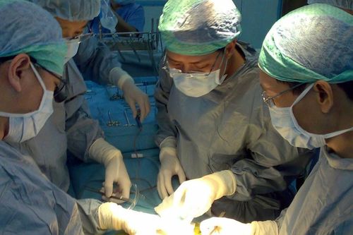 Kịp thời giải phóng gần 1,5 lít nước trong thận cứu bé gái 5 tháng tuổi