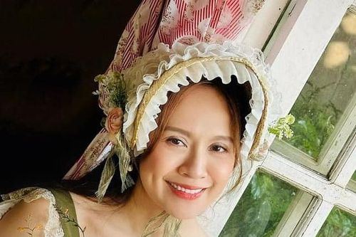 Thanh Thúy khoe vẻ đẹp rạng ngời tuổi 42