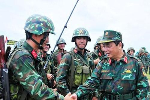 Trung đoàn Gia Định phối hợp diễn tập cấp đại đội có bắn đạn thật