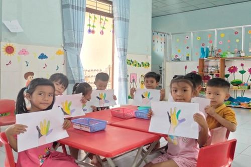 Tăng cường tiếng Việt cho trẻ dân tộc thiểu số