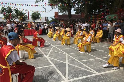 Phát triển du lịch gắn với bảo tồn, phát huy bản sắc văn hóa truyền thống