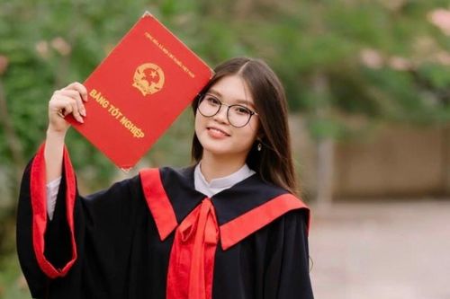 Nữ sinh 'trường làng' chia sẻ bí quyết học tốt môn Ngữ văn
