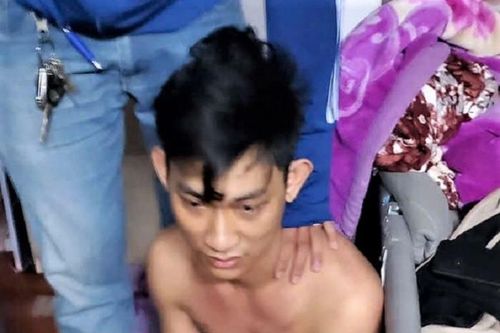 Bắt thanh niên đem điện thoại cầm đồ rồi cướp lại