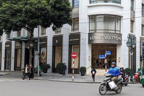 Nỗi buồn của các thương hiệu ngoại tại Việt Nam khi doanh số hàng xa xỉ chạm đáy