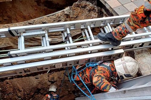 Du khách Ấn Độ rơi vào hố tử thần ở Malaysia, 8 ngày vẫn chưa tìm thấy