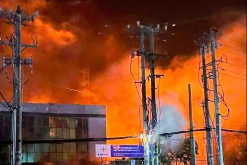 EVNSPC khẩn trương cấp điện trở lại sau vụ cháy trạm biến áp 220kV Cai Lậy