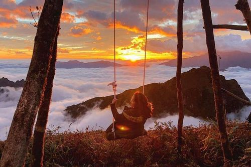 Nghỉ lễ 2/9, đến Sì Thâu Chải ngắm hoàng hôn giữa biển mây đẹp ngất ngây