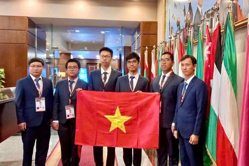 Việt Nam nằm trong tốp 4 nước dẫn đầu tại Olympic Tin học quốc tế 2024