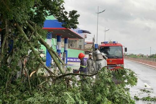 Tối nay bão đổ bộ vào Hà Nội: Công an ứng trực 100%, sẵn sàng cứu hộ, cứu nạn
