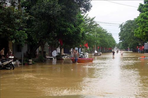 Nước lũ dâng cao, Thái Nguyên di dời khẩn cấp hàng trăm hộ dân trong đêm