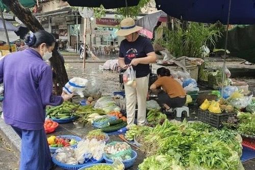 Lợi dụng mưa bão, đầu cơ găm hàng trục lợi có thể bị phạt tới 5 tỷ đồng, phạt tù tới 15 năm