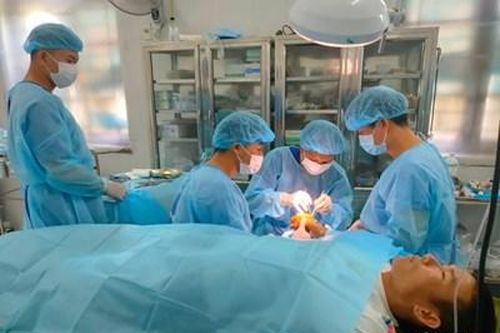 Điểm tựa vững chắc giữa trùng khơi - Bài 1: Nỗ lực vì sức khỏe của bộ đội và nhân dân