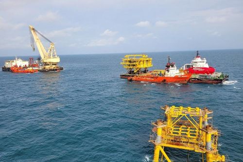 Lắp đặt thành công Khối thượng tầng giàn BK-23, mỏ Bạch Hổ